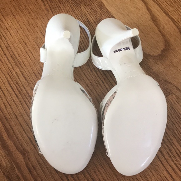 New Burberry white check sandal, 7.5 - Picture 8 of 14
